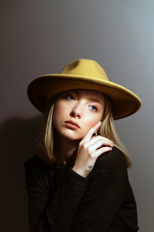 María B.